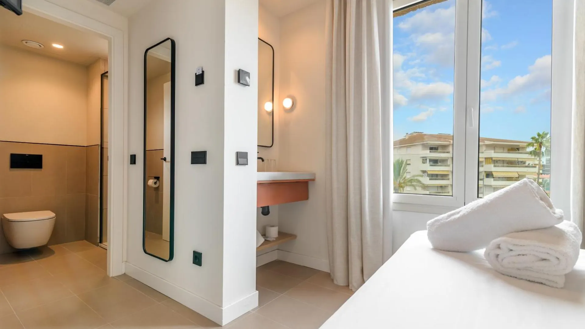 Akquaaa Boutique Hotel Калафелл